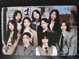 Photocard K POP Au Choix  TWICE 2024 Season's Grettings News Room - Other & Unclassified