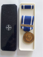 MEDAGLIA MILITARE COMPLETA DI ASTUCCIO NATO FORMER YUGOSLAVIA 1995 - Italie