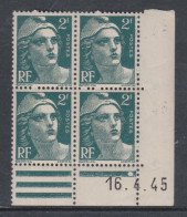 France N° 713 XX Gandon 2 F. Vert Carmin En Bloc De 4 Coin Daté Du 16 . 4 . 45, 1 Pt Blanc Trace Ch. Sur Bd F. Sinon TB - 1940-1949