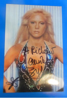 AUTOGRAPHE DE SYLVIE VARTAN SUR PHOTO - Sänger Und Musiker