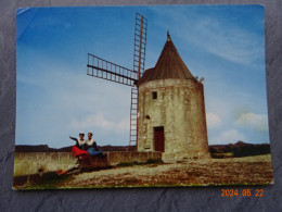 LE CELEBRE  MOULIN D'ALPHONSE DAUDET - Fontvieille