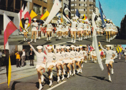 FECAMP.(76)  CPSM.  " LES MARINETTES "  JEUNES FILLES ACROBATES SUR PATINS A ROULETTES. - Dans