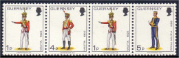 Guernsey Military Costumes Militaires Se-tenant MNH ** Neuf SC ( A30 80b) - Kostüme