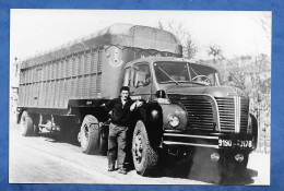 PHOTO  Poids Lourds Ancien Camion BERLIET  Avec Chauffeur Remorque Latte Bois Dep 78 - Automobiles