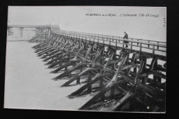 CPA Les Berges De La Seine - L' Estacade (Île St - Louis ) Non Circulée .. - Die Seine Und Ihre Ufer