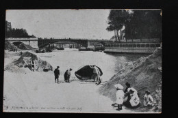 CPA Les Berges De La Seine - Quai De L'Hôtel De Ville Et Le Pont Sully  Circulée .. - La Seine Et Ses Bords