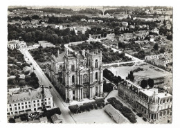 CPSM 51 VITRY-le-FRANCOIS La Cathédrale Notre-Dame, La Caisse D' Epargne Et La Poste - Vitry-le-François