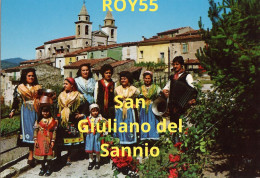 Molise-campobasso-san Giuliano Del Sannio Scorcio Panoramico S.giuliano Del Sannio E Persone Con Costumi Locali - Altri & Non Classificati