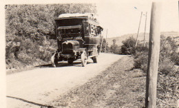 Photographie Vintage Photo Snapshot Camion Truck Camionette Bus Car à Situer - Treinen