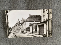 Montbard La Sous Préfecture Et L'Hôpital - Montbard