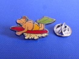 Pin's BD Margerin - Planche De Surf - Mer Sport Nautique - Héros Bande Dessinée (SB5) - Comics