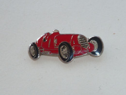 Pin's ALFA ROMEO 12C, GRAN PREMIO 1937 - Alfa Romeo