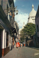 *CPM - 75 - PARIS  - Le Sacré-Coeur Et La Rue Du Chevalier De La Barre à Montmartre - Sacré Coeur