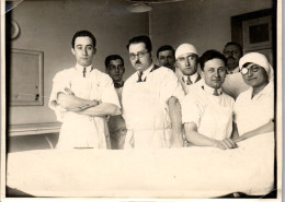 Photographie Photo Vintage Snapshot Anonyme Hopital Médecin Médecine  - Beroepen