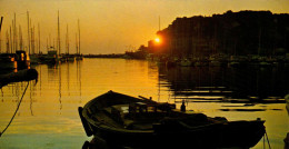 83 , Cpm  SANARY Sur MER , Coucher De Soleil Sur Le Port , 1325   (13059) - Sanary-sur-Mer