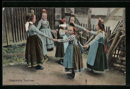 AK Mädchen Tanzen Ringelreihen, Hessische Trachten  - Costumes