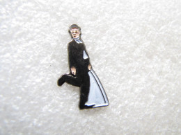 PIN'S   CHARLIE CHAPLIN   CHARLOT - Beroemde Personen