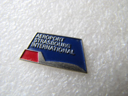 PIN'S   AVION  AEROPORT  STRASBOURG - Avions