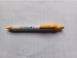 Ancien Stylo  La Poste Très Bon état - Pens