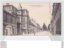 Cpa  Réf-JP-T125 (  Dép 51 FERE-CHAMPENOISE )    On Circule Sur Les Trottoirs Avenue De La Gare - Fère-Champenoise