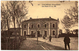 84 - T25563CPA - VALREAS - La Gare P.L.M. - Très Bon état - VAUCLUSE - Valreas