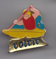 Pin's Volvic Canoë Réf 4193 - Canoa