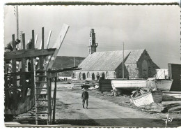 Cp A Saisir 29 Camaret 1960 Chantier Construction De Bateaux Chapelle Notre Dame De Roch Amadour - Camaret-sur-Mer