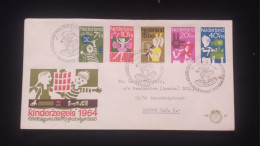 C) 1964. NETHERLANDS. FDC. SENT TO GREAT BRITAIN. MULTIPLE CHILDREN'S STAMPS. XF - Other & Unclassified