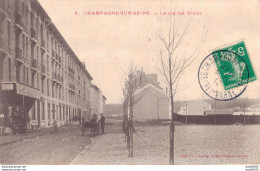 77 CHAMPAGNE SUR SEINE LA RUE DES ECOLES - Champagne Sur Seine