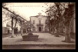 83 - COLLOBRIERES - PLACE DE L'HOTEL DE VILLE - Collobrieres