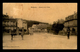 55 - MONTMEDY - ENTREE DE LA VILLE - EDITEUR HUBERT - VOIR ETAT - Montmedy