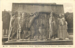 02 - SOISSONS  - MONUMENT AUX MORTS - Soissons