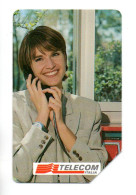 Femme Girl Télécarte Italie Scheda  (W 747) - Publiques Publicitaires