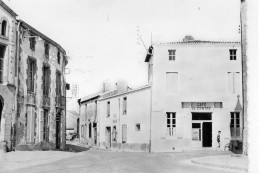 Mortagne-sur-Sèvre Place De L'Eglise Café Du Centre - Mortagne Sur Sevre