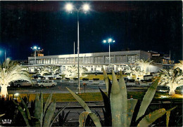 Aviation - Aéroport - Nice Côte D'Azur - Vue De Nuit De L'aérogare - Automobiles - Airport - CPM - Voir Scans Recto-Vers - Aerodromes