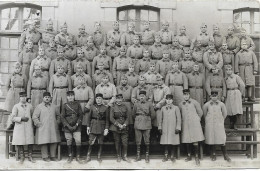 Carte Photo Militaire De La 17 ème Batterie Du 2ème RAD - Barracks