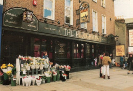 Flower Market Sellers At The Ploughman Pub Harrow London Postcard - Middlesex