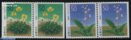Japan 2001 Flowers From The North 2 Booklet Pairs, Mint NH, Nature - Flowers & Plants - Nuevos