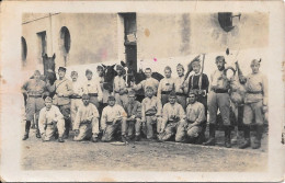 Carte Photo De Militaires - Etand Bleu - Barracks