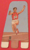 Plaquette Nesquik Jeux Olympiques. Podium Olympique. Igor Ter Ovanesian. Saut En Longueur. URSS. Tokyo 1964 - Targhe In Lamiera (a Partire Dal 1961)