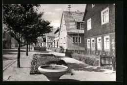 AK Waldau /Kr. Hildburghausen, Hauptstrasse Mit Brunnen  - Hildburghausen