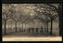 CPA Saint-Chamond, Collège Ste-Marie, Les Tout Petits En Récréation  - Saint Chamond