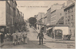 CPA Brest La Rue De La Porte Et Recouvrance Très Animée - Brest