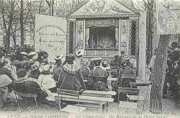 Reproduction CPA - 75 Paris - Scènes Parisiennes - Aux Champs Elysées - Une Représentation Du Théatre Guignol - CPM Form - Ohne Zuordnung