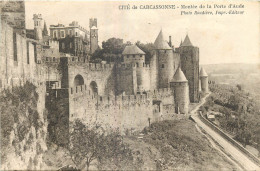 11 - CITE DE  CARCASSONNE - MONTEE DE LA PORTE DE L'AUDE - Carcassonne