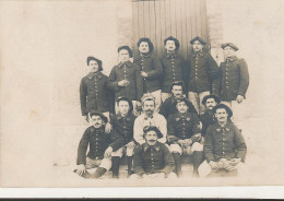 MILITARIA   Carte Photo   CHASSEURS ALPINS  (14 Hommes) - Regiments