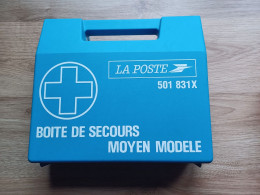 Ancienne Boite De Secours La Poste Vide Moyen Modèle - Andere & Zonder Classificatie