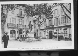 ARLES PLACE DU FORUM - Arles