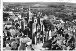 AKJP4-0335-21 - SEMUR-EN-AUXOIS - La Cathédrale Notre-dame - Vue Aérienne - Semur