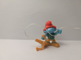 Kinder : MPG EN415-A   Die Schlümpfe - The Smurfs -Golden Edition 2021 - Kletter-Schlumpf - Monoblocs